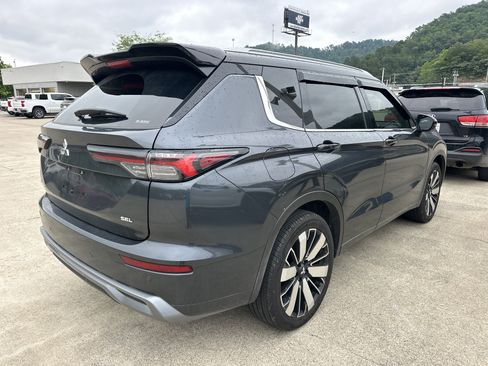 Used 2026 Mitsubishi Outlander SEL AWD/4WD image 2