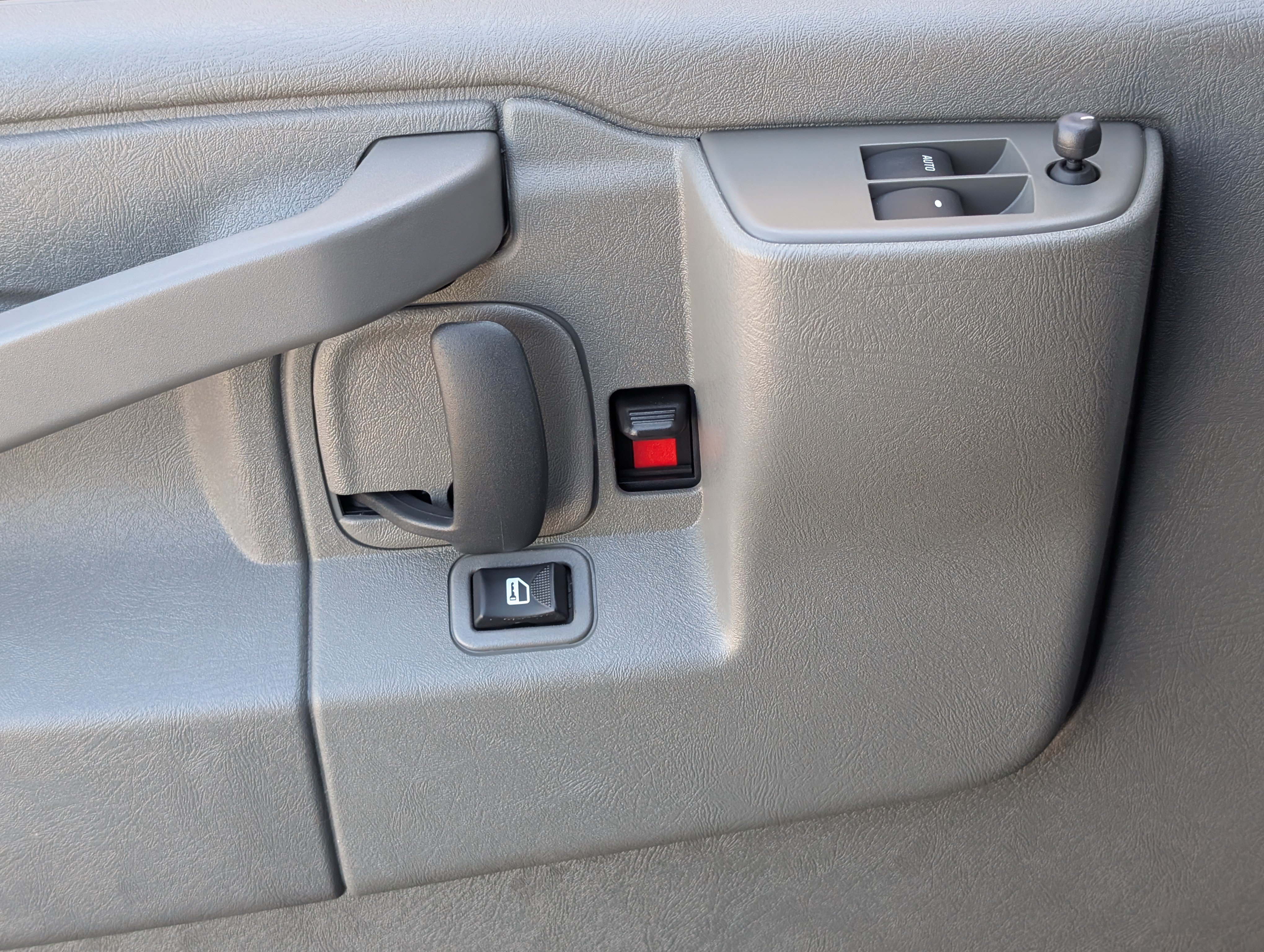 Used 2024 Chevrolet Express 3500 LS RWD image 15