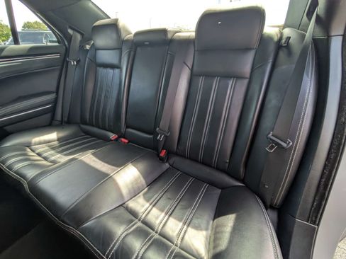 Used 2023 Chrysler 300 S RWD image 7