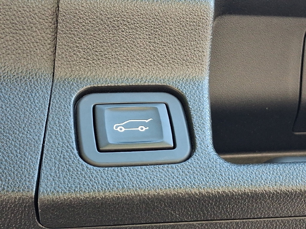 Certified 2023 GMC Acadia SLT w/ Elevation Edition AWD/4WD image 32