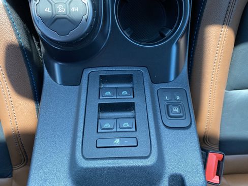 Used 2024 Ford Bronco Outer Banks image 38