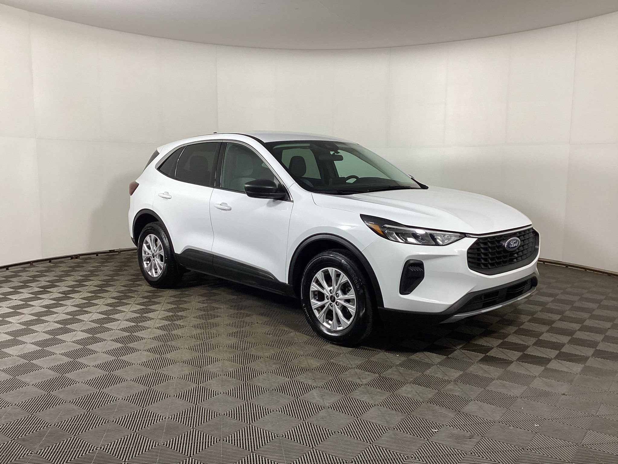 Used 2024 Ford Escape Active AWD/4WD image 1