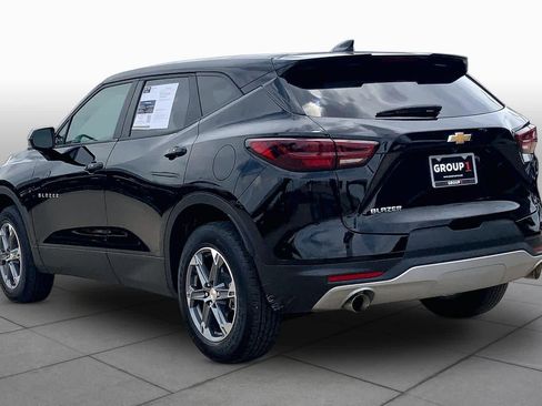 Used 2025 Chevrolet Blazer LT FWD image 11