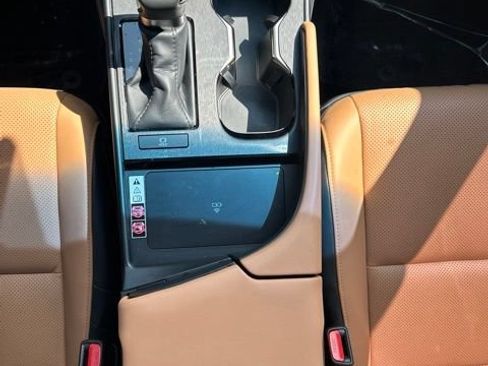 Certified 2023 Lexus ES 250 w/ Premium Package AWD/4WD image 24