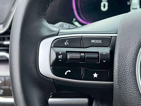 Used 2025 Kia Sportage EX w/ Premium Package image 21