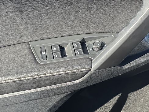 Certified 2023 Volkswagen Tiguan S FWD image 28