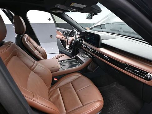 Used 2025 Lincoln Aviator Reserve w/ Jet Appearance Package image 48