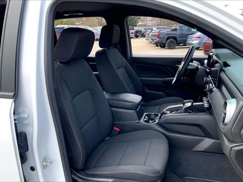 Used 2024 Chevrolet Colorado LT w/ LT Convenience Package image 8