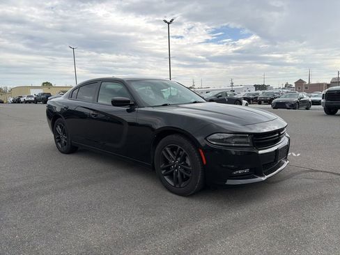 Used 2019 Dodge Charger SXT w/ Blacktop Package image 7