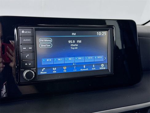 Used 2025 Nissan Kicks S image 28