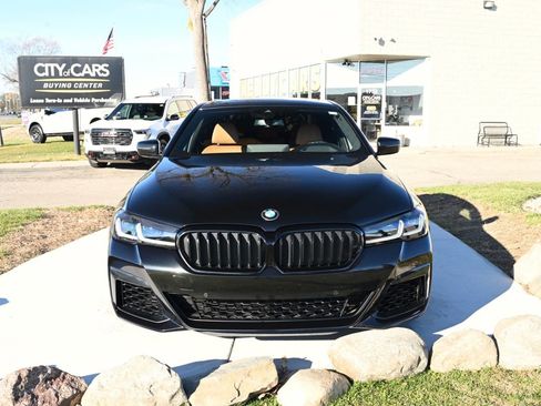 Used 2022 BMW M550i xDrive w/ Premium Package image 2