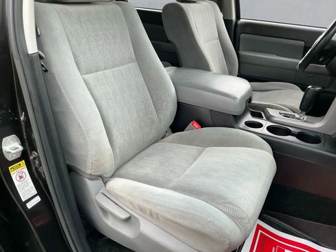 Used 2016 Toyota Sequoia SR5 image 21