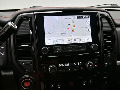 Used 2021 Nissan Titan PRO-4X w/ Pro-4x Convenience Package AWD/4WD image 18