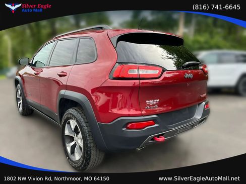 Used 2015 Jeep Cherokee Trailhawk w/ Leather Interior Group AWD/4WD image 2