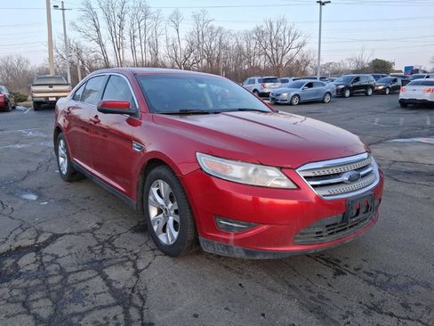 Used 2010 Ford Taurus SEL image 3