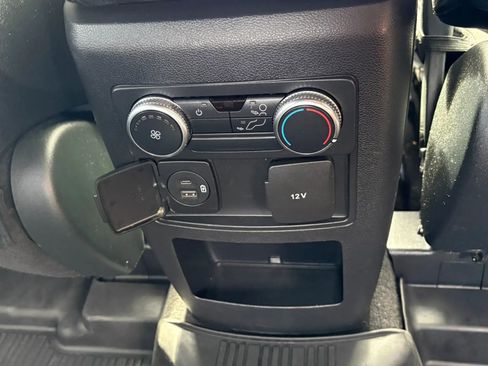 Used 2020 Ford Explorer XLT AWD/4WD image 35