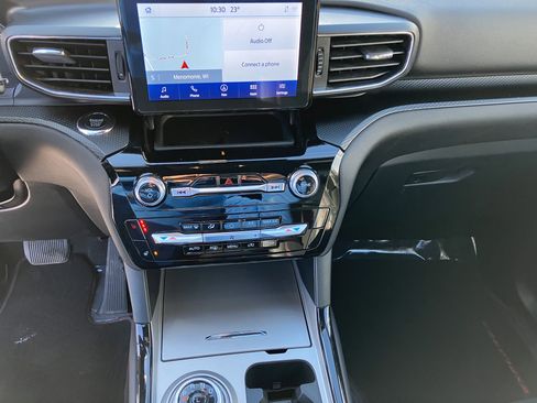 Used 2023 Ford Explorer ST-Line w/ Class IV Trailer Tow Package image 12