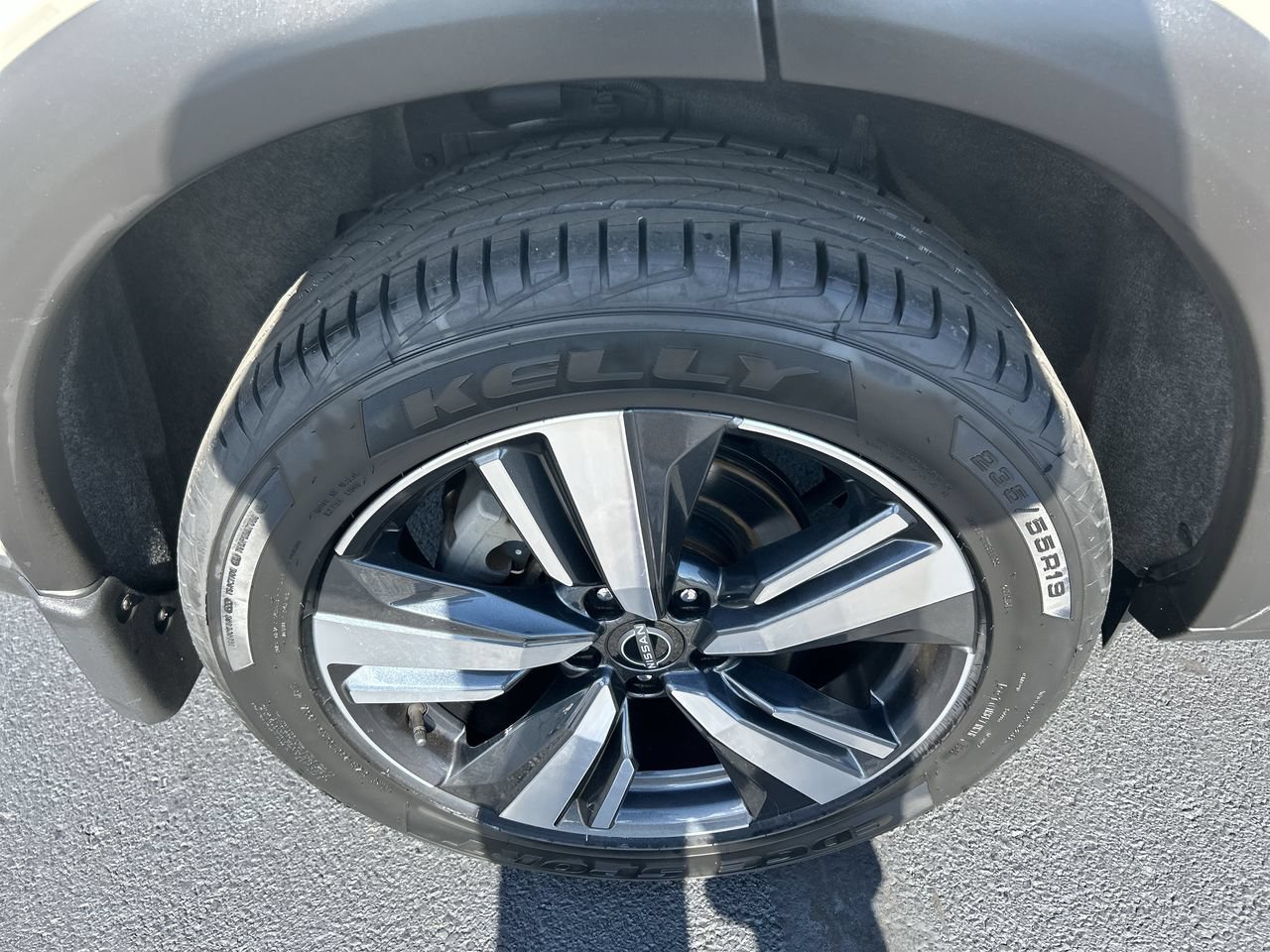 Used 2023 Nissan Rogue SL AWD/4WD image 9
