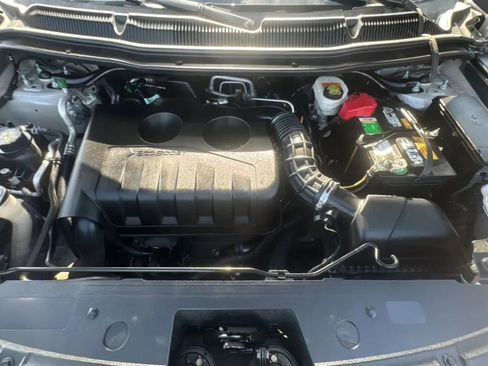Used 2018 Ford Explorer XLT w/ Equipment Group 202A FWD image 20