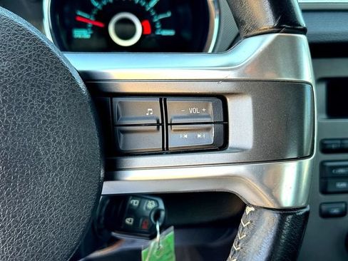 Used 2013 Ford Mustang Coupe RWD image 13