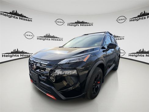 Used 2025 Nissan Rogue SV image 1