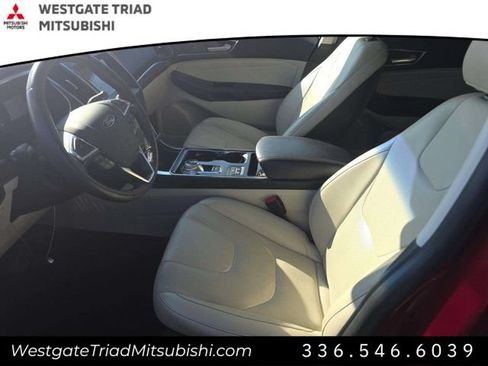 Used 2019 Ford Edge Titanium w/ Equipment Group 301A FWD image 5