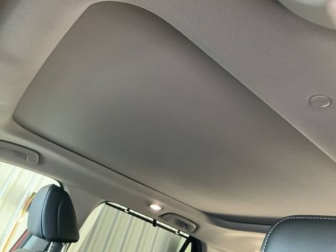 Certified 2025 Honda Pilot Touring image 7