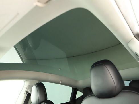 Used 2023 Tesla Model Y Long Range AWD/4WD image 25