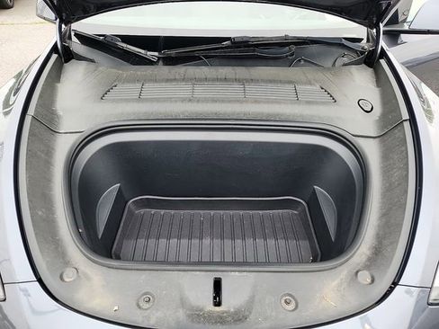 Used 2022 Tesla Model Y Performance AWD/4WD image 29