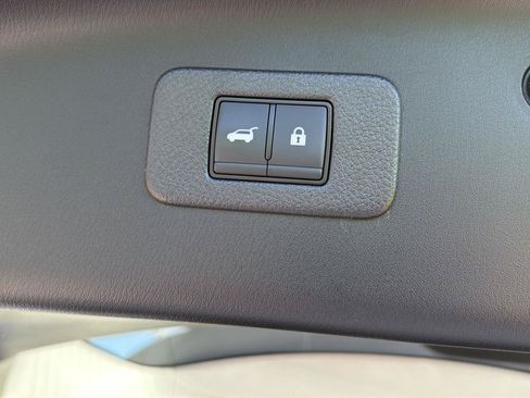 Used 2023 Nissan Armada SL w/ Captain's Chairs Package AWD/4WD image 37