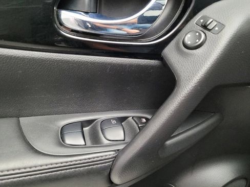 Used 2019 Nissan Rogue Sport SV w/ Technology Package image 27