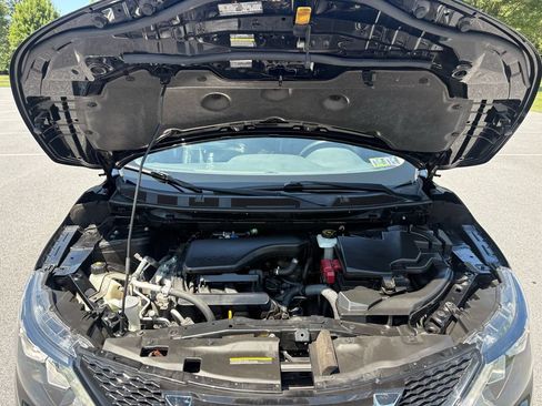 Used 2017 Nissan Rogue Sport SL w/ SL Premium Package AWD/4WD image 38