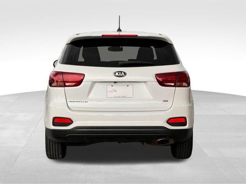 Used 2019 Kia Sorento FWD image 4