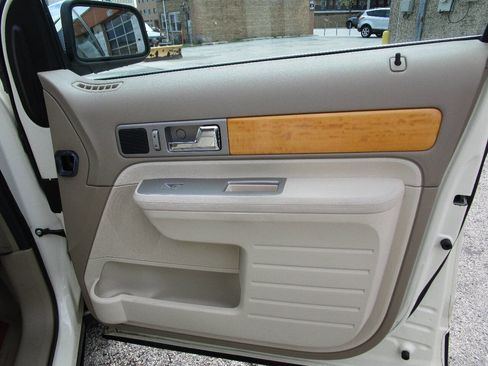 Used 2007 Lincoln MKX AWD image 18