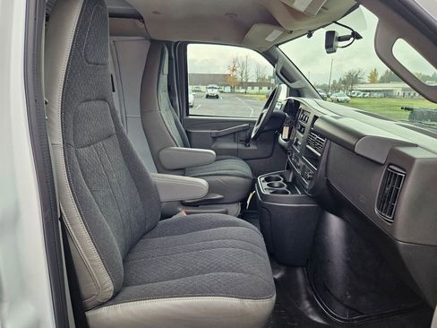 New 2025 Chevrolet Express 2500 Extended image 36