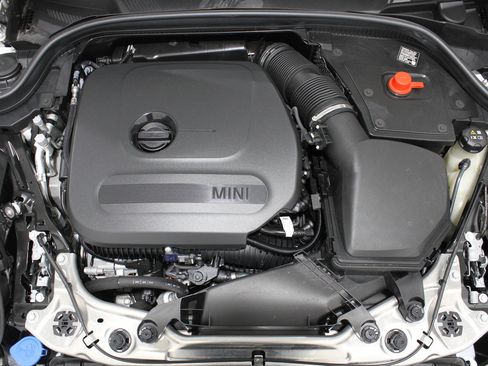 Certified 2025 MINI Cooper S image 21