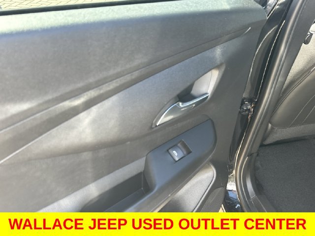 Used 2025 Buick Envista Preferred FWD image 12