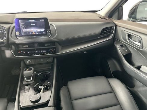 Used 2023 Nissan Rogue SV w/ SV Premium B Package image 27