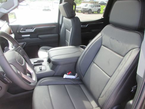 New 2026 GMC Sierra 1500 Denali w/ Denali Reserve Package AWD/4WD image 14