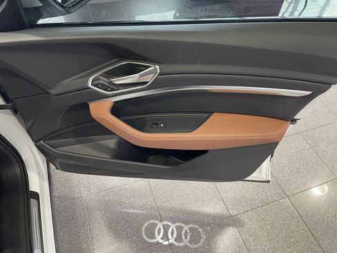 Used 2024 Audi Q8 e-tron Premium AWD/4WD image 36