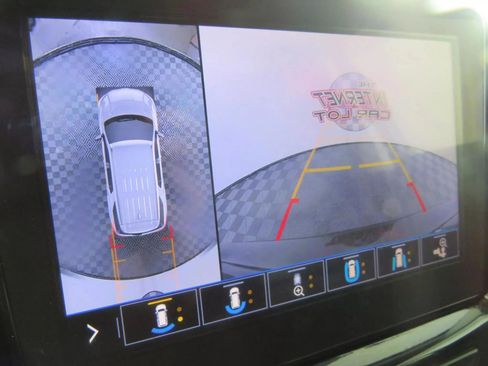 Used 2021 Chevrolet Traverse RS image 22