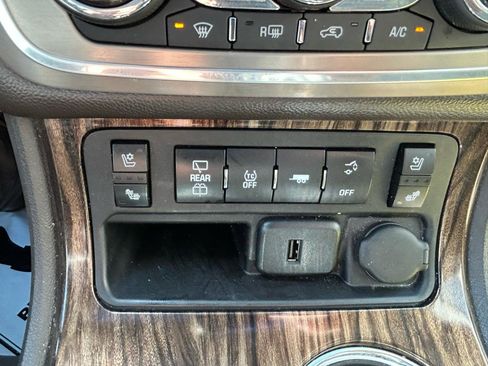 Used 2015 GMC Acadia Denali AWD/4WD image 27