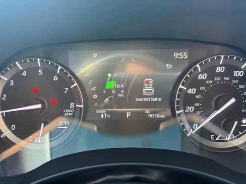 Used 2021 Toyota Highlander XLE image 14