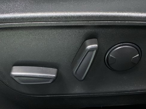 Used 2022 Ford Escape Titanium w/ Class II Trailer Tow Package image 17