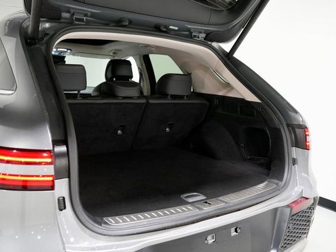 Used 2023 Genesis GV70 2.5T w/ Select Package image 10