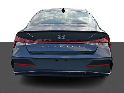 Used 2025 Hyundai Elantra SEL FWD image 6