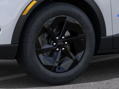 New 2026 Chevrolet Equinox EV LT image 9