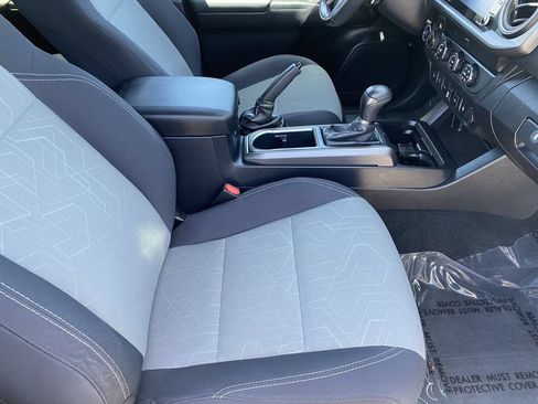 Certified 2020 Toyota Tacoma TRD Off-Road w/ Technology Package AWD/4WD image 17