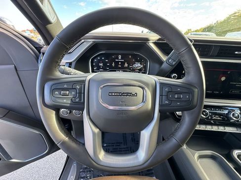 Used 2025 GMC Sierra 3500 Denali w/ Denali Reserve Package image 11