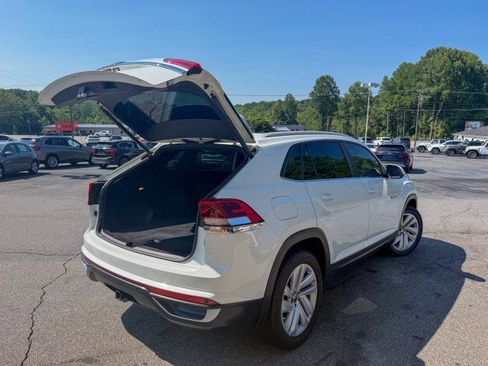 Used 2021 Volkswagen Atlas Cross Sport SE FWD image 15